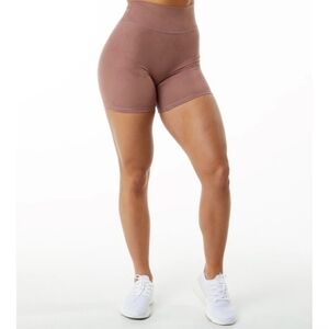 Alphalete Alphalux Wonder Short 6" Dusty Rose
